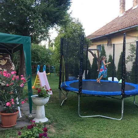 Kekes Apartman Appartamento *