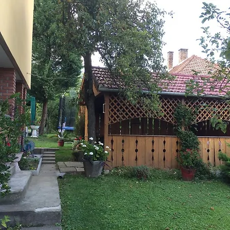 Kekes Apartman * Parádsasvár